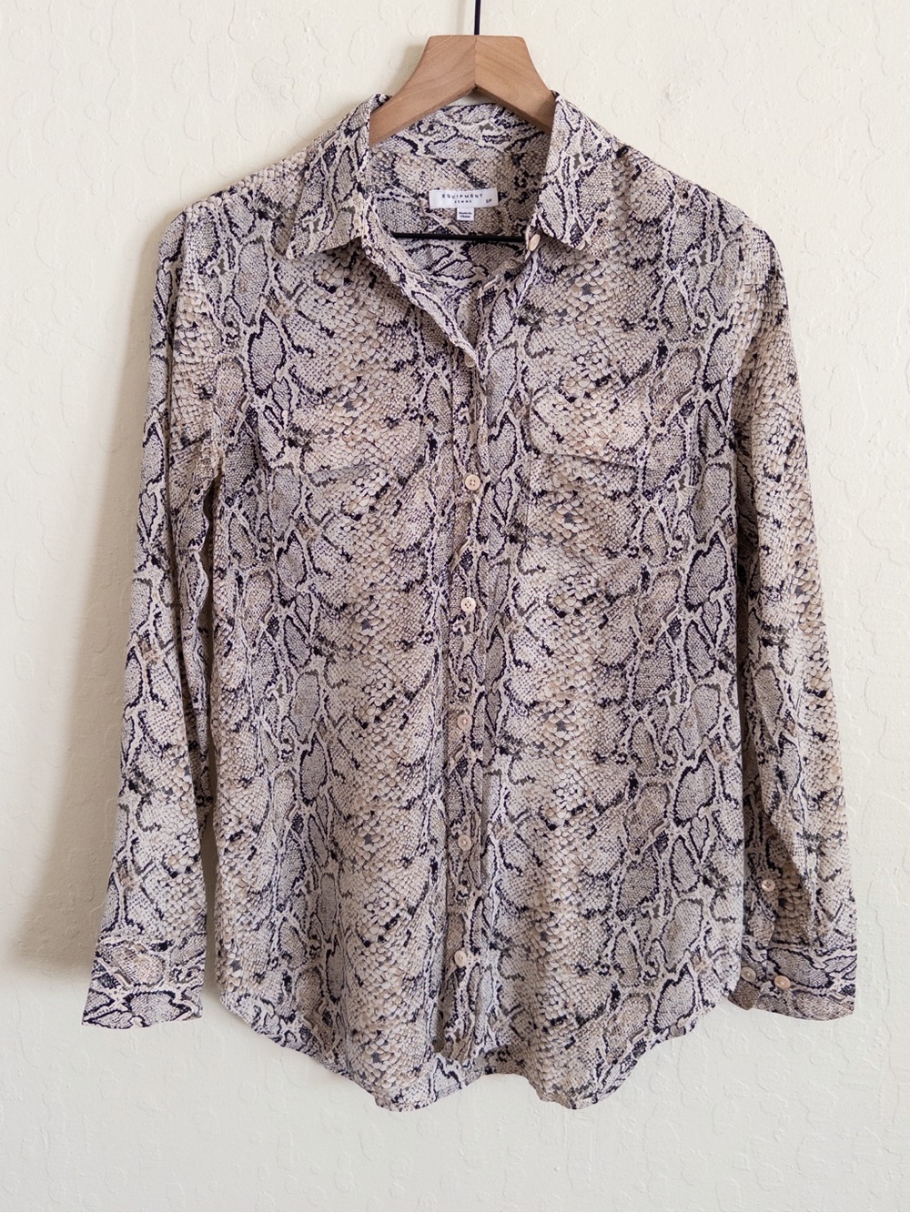 Equipment Femme 100% Silk Slim Signature Snake Python-Print Long Sleeve Blouse S